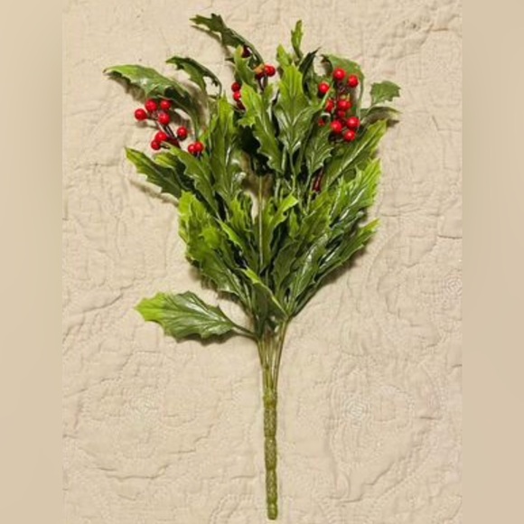 *Dazzling Holly Bush, 14” - Picture 8 of 9